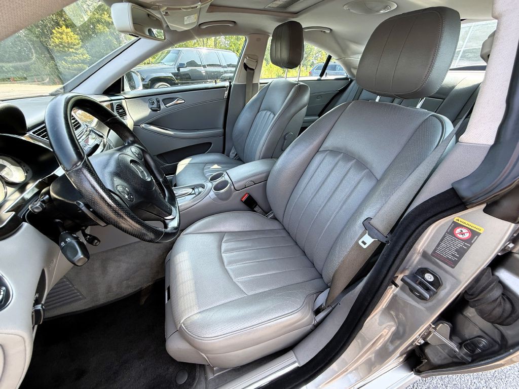 2011 Mercedes-Benz CLS-Class Image 16
