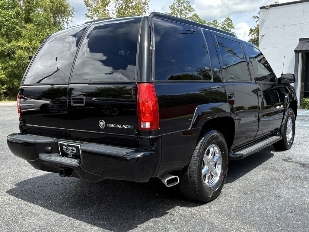 2000 Cadillac Escalade Image 10