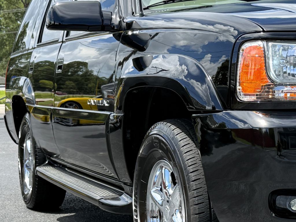 2000 Cadillac Escalade Image 13