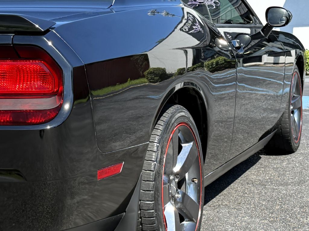 2014 Dodge Challenger Image 9