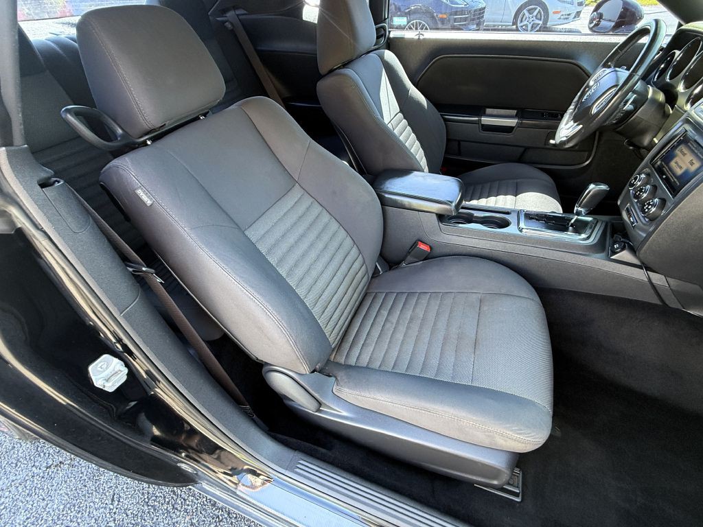 2014 Dodge Challenger Image 17