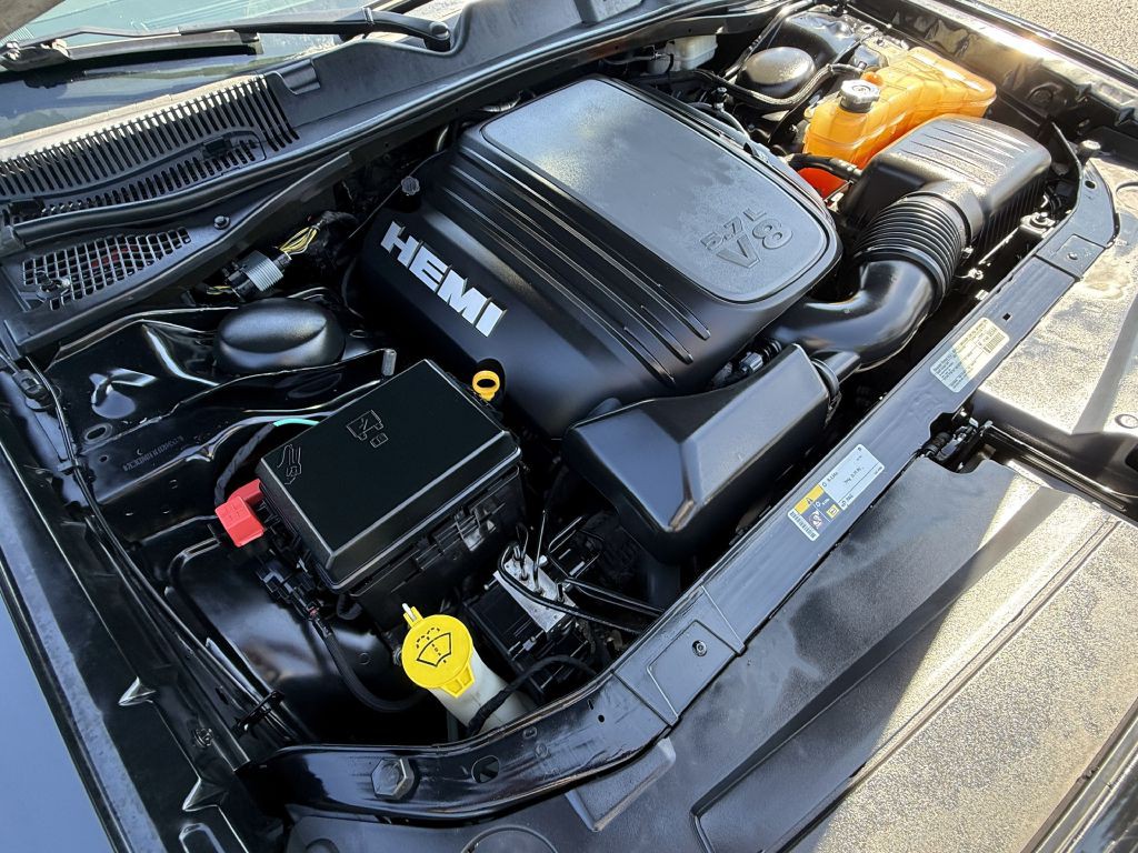 2014 Dodge Challenger Image 24