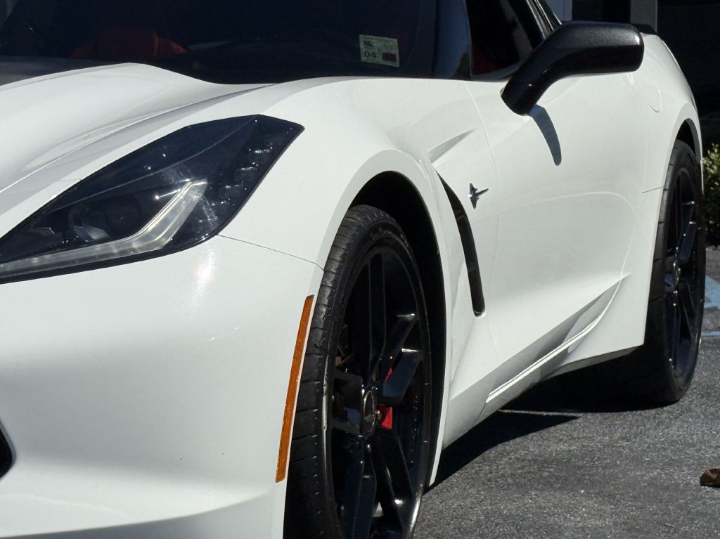 2014 Chevrolet Corvette Image 3