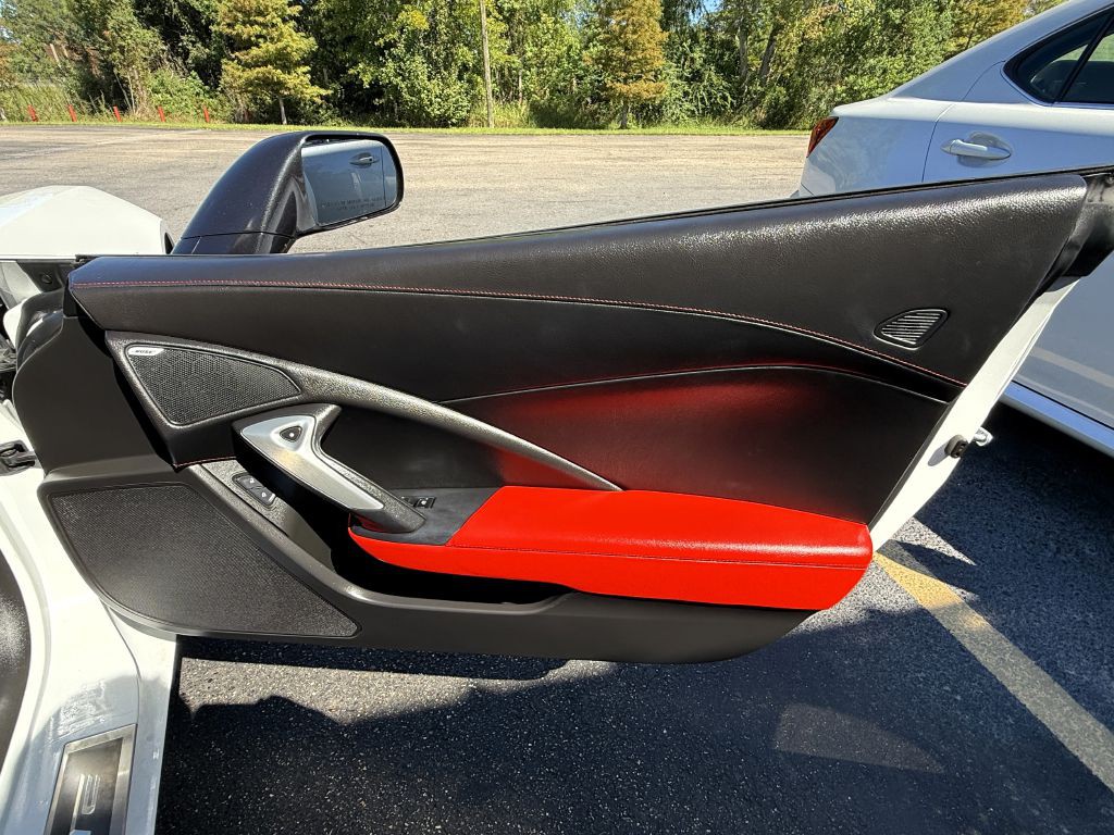2014 Chevrolet Corvette Image 24