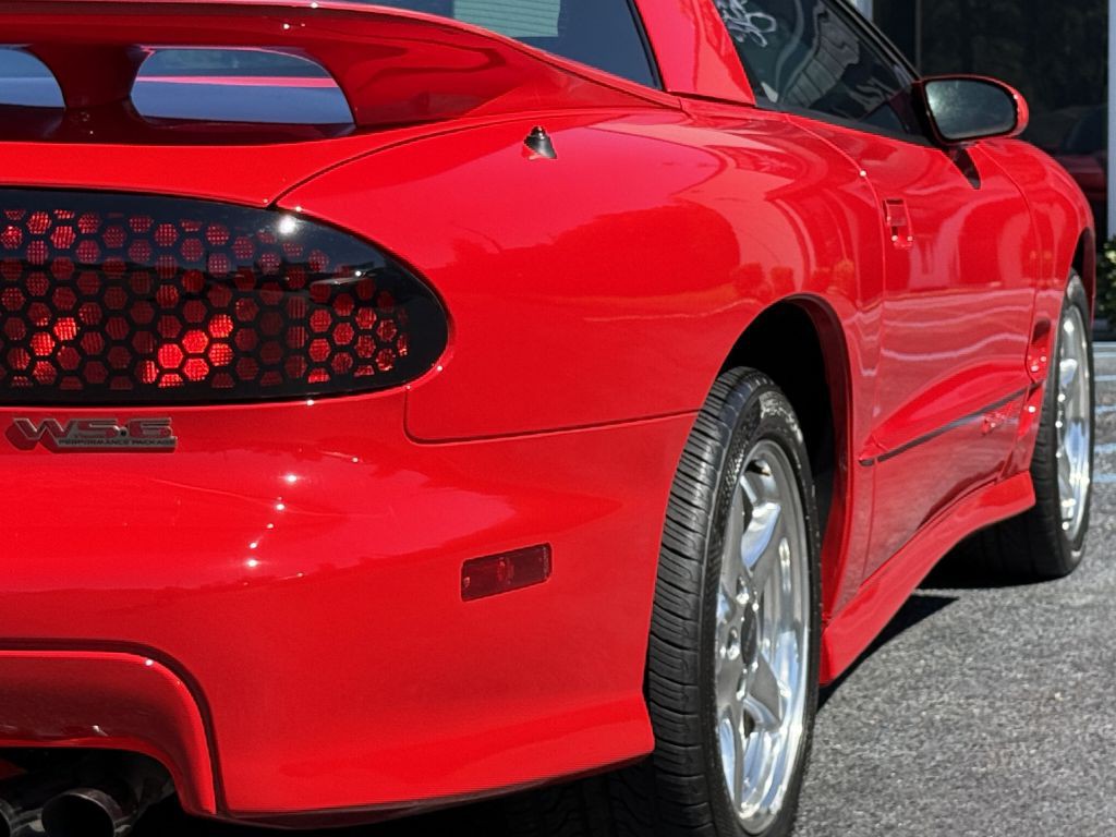 2001 Pontiac Firebird Image 10