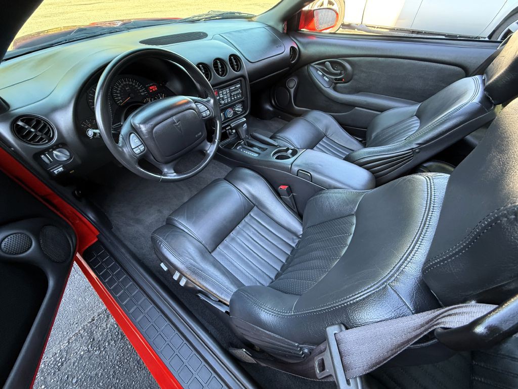 2001 Pontiac Firebird Image 16