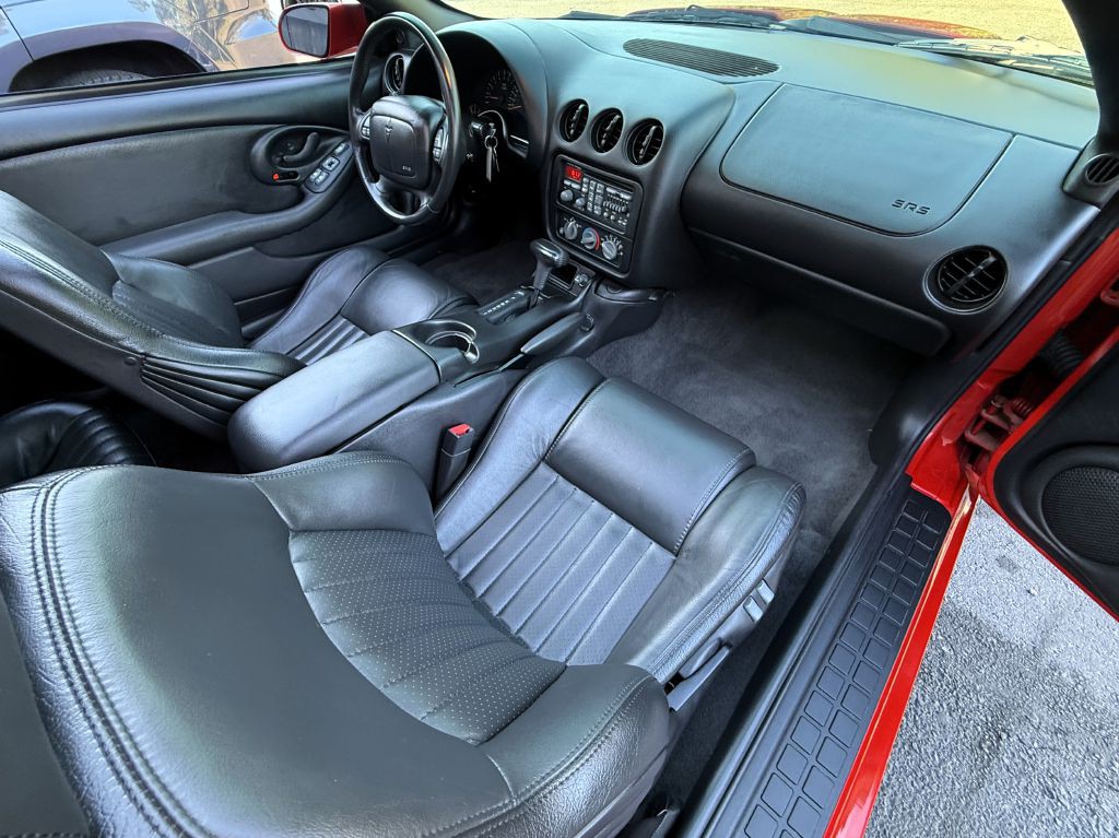2001 Pontiac Firebird Image 18
