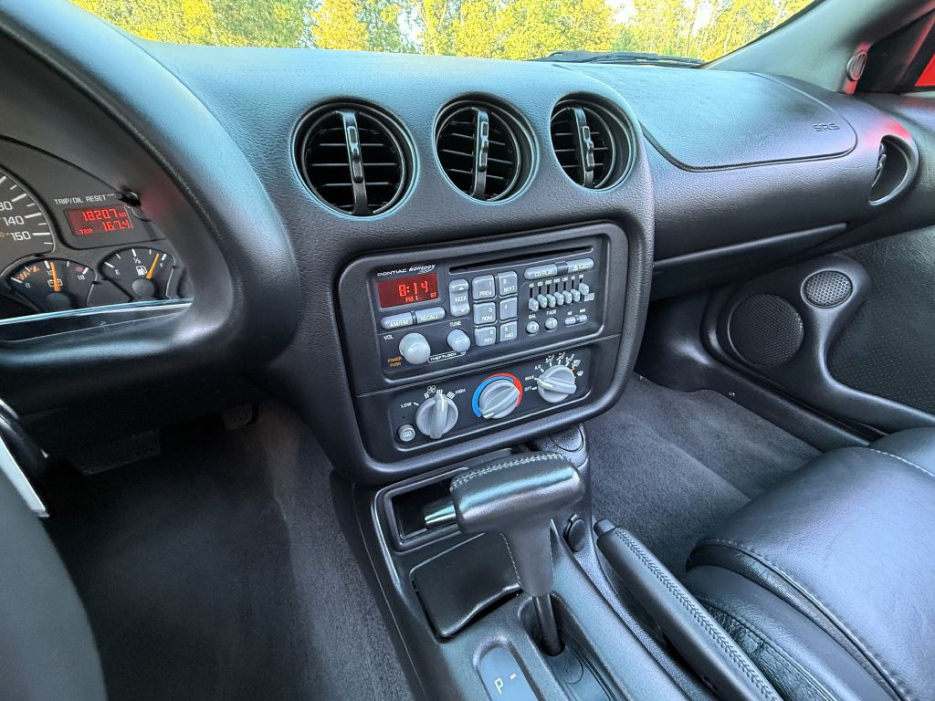 2001 Pontiac Firebird Image 23
