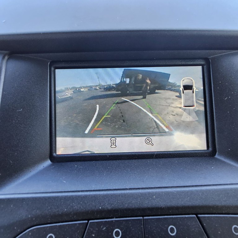2018 Ford Edge Image 17