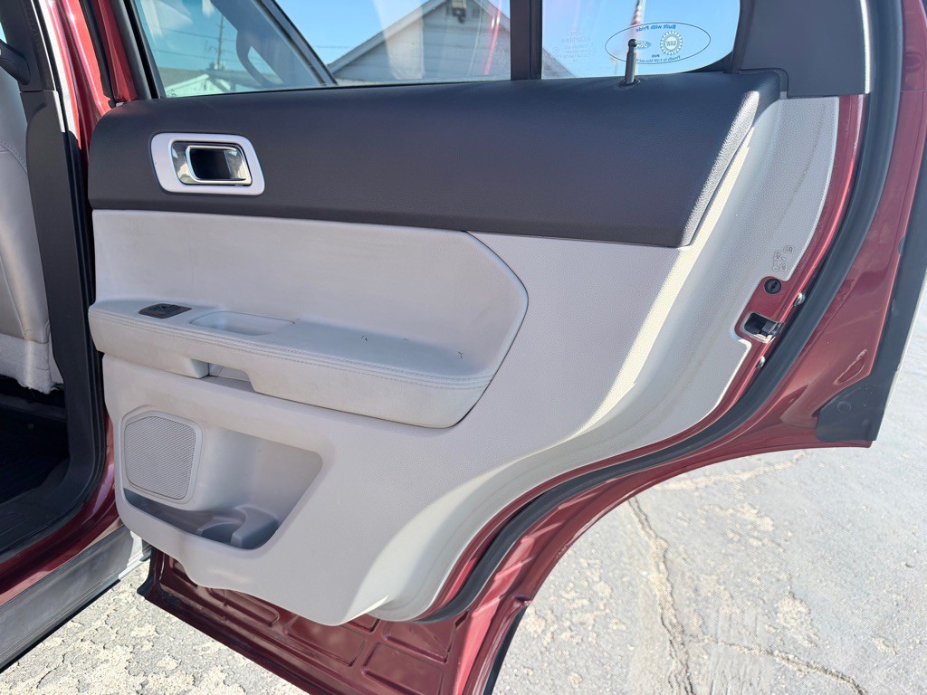 2014 Ford Explorer Image 12