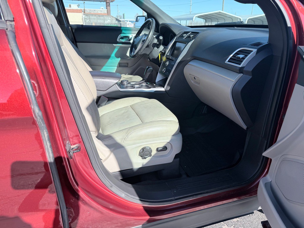 2014 Ford Explorer Image 15