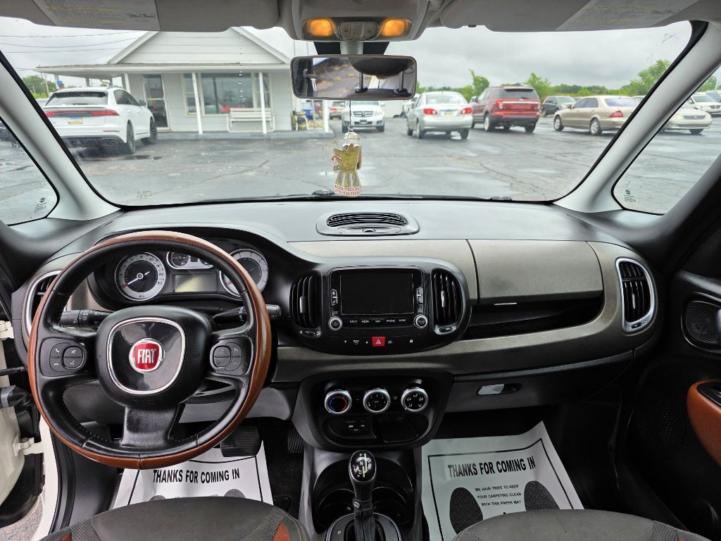 2014 FIAT 500L Image 8