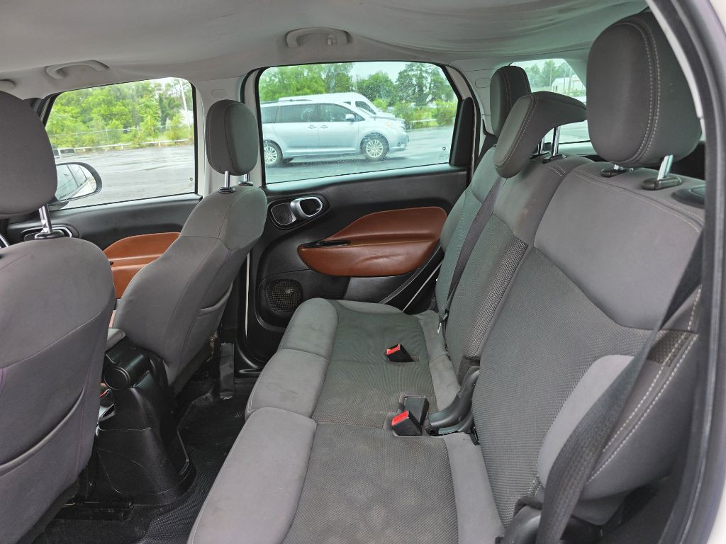 2014 FIAT 500L Image 10