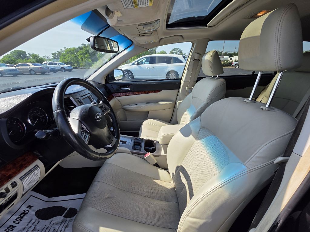 2012 Subaru Outback Image 12