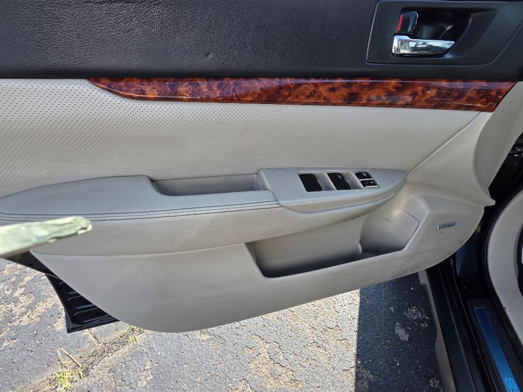 2012 Subaru Outback Image 14