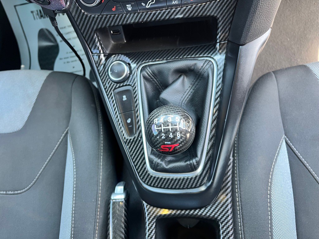 2016 Ford Focus Image 17