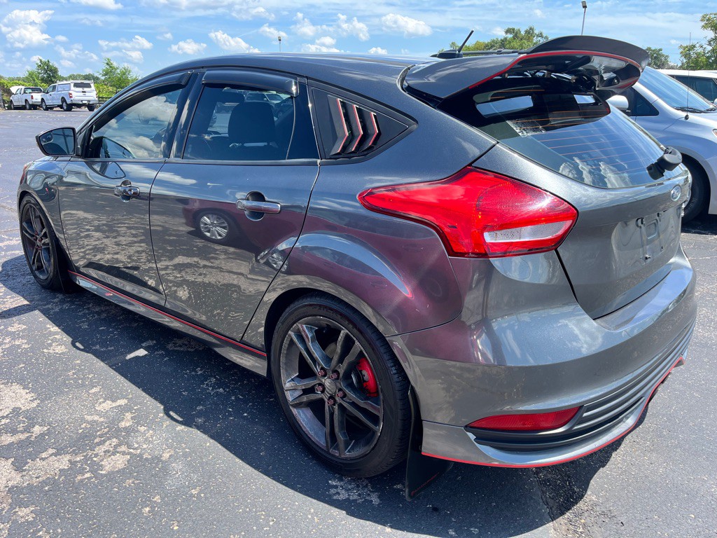 2016 Ford Focus Image 4
