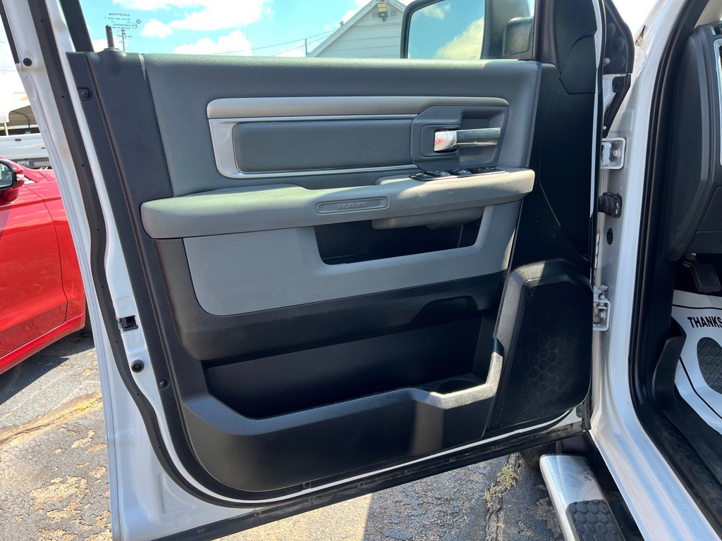2015 RAM 1500 Image 9