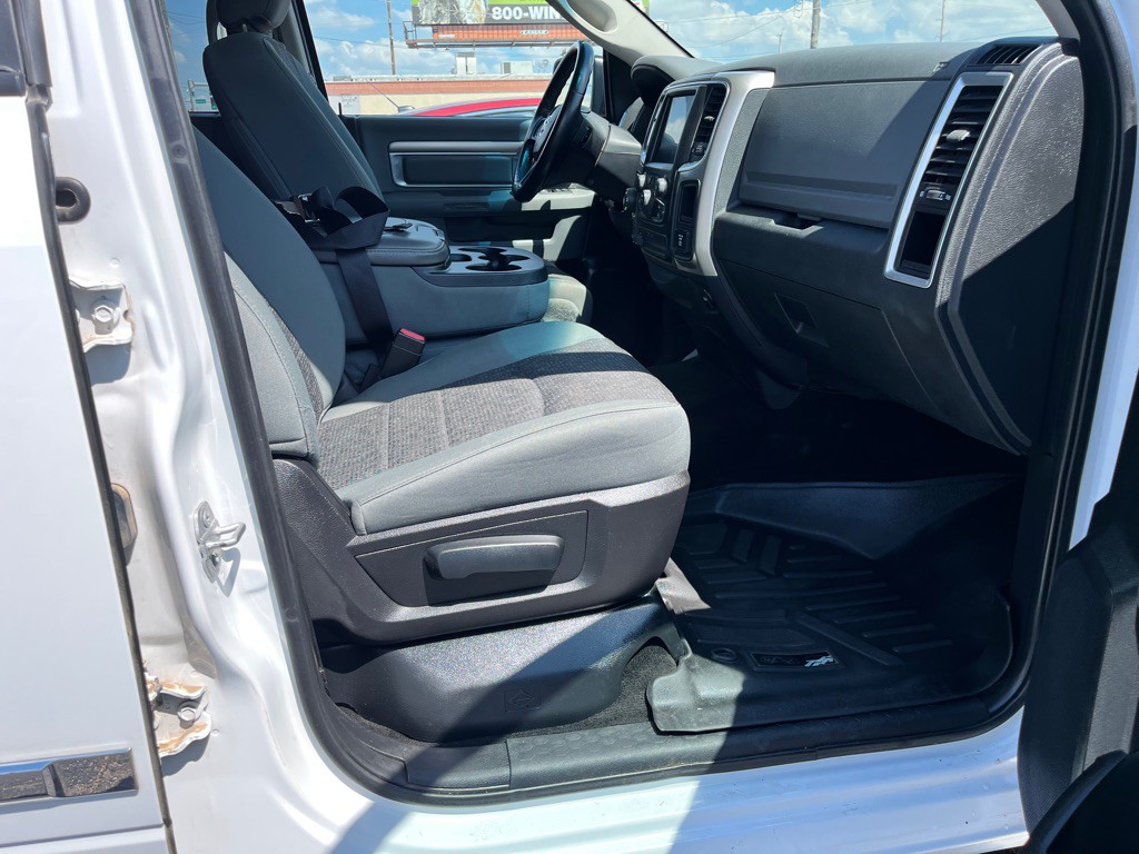 2015 RAM 1500 Image 16