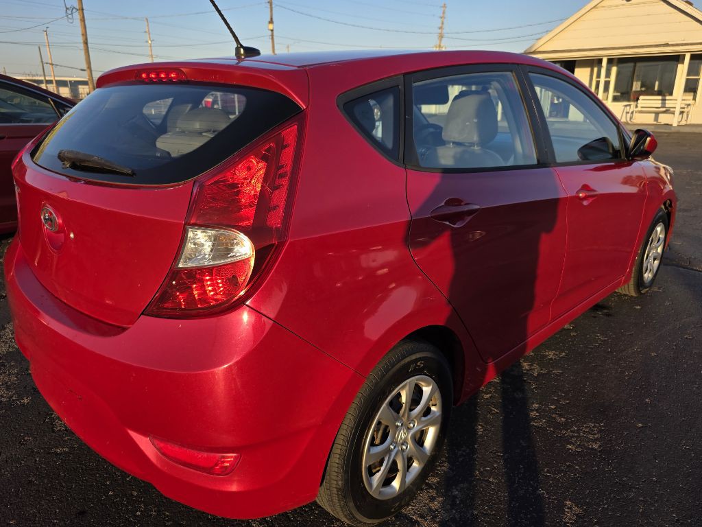 2014 Hyundai Accent Image 2