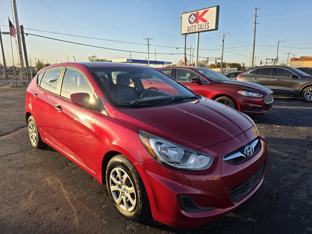 2014 Hyundai Accent Image 3