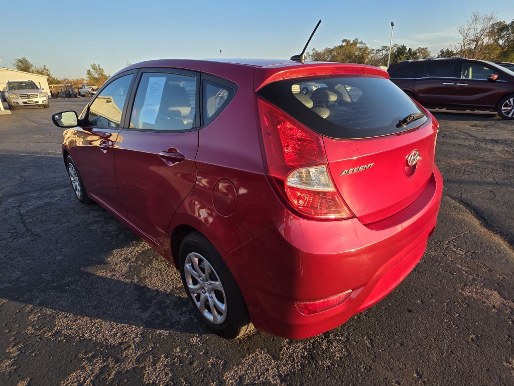 2014 Hyundai Accent Image 4