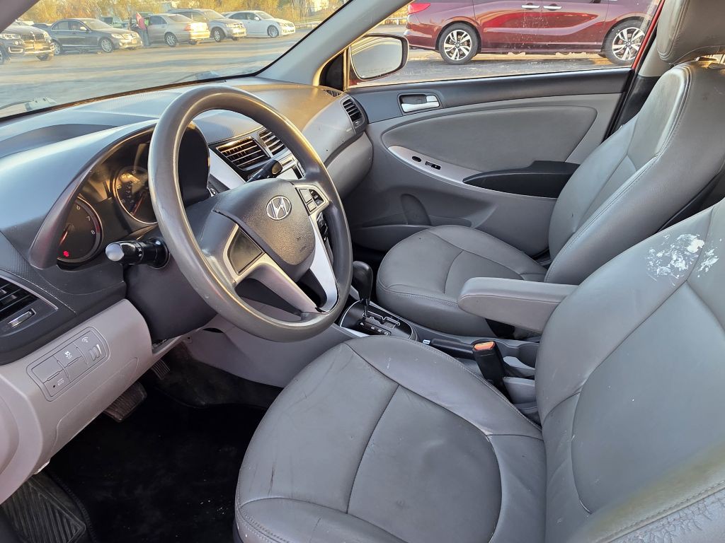 2014 Hyundai Accent Image 9