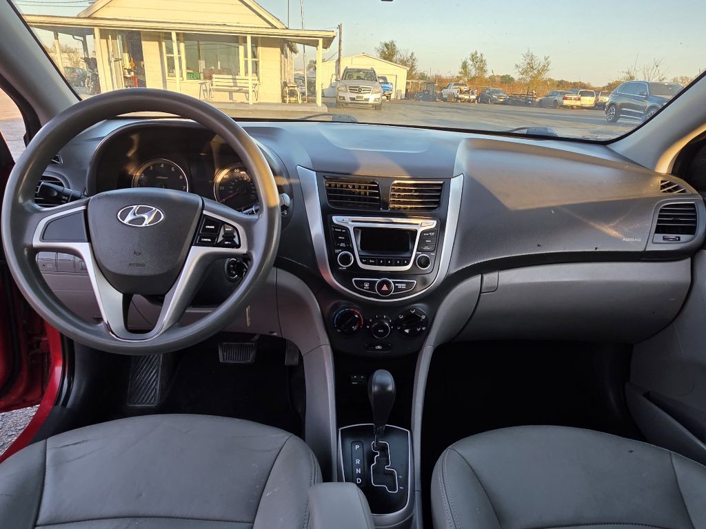 2014 Hyundai Accent Image 12