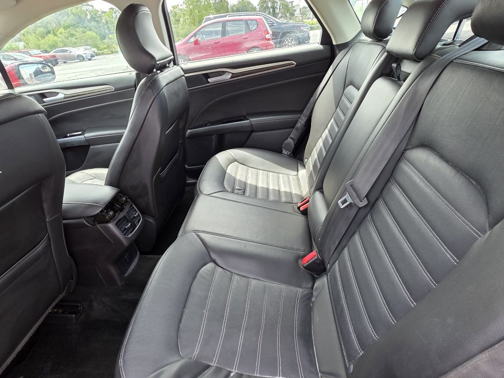 2016 Ford Fusion Image 20