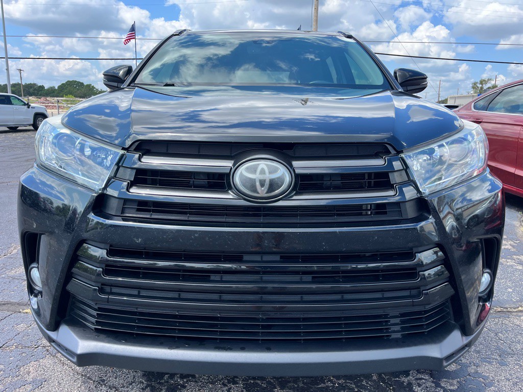 2018 Toyota Highlander Image 2