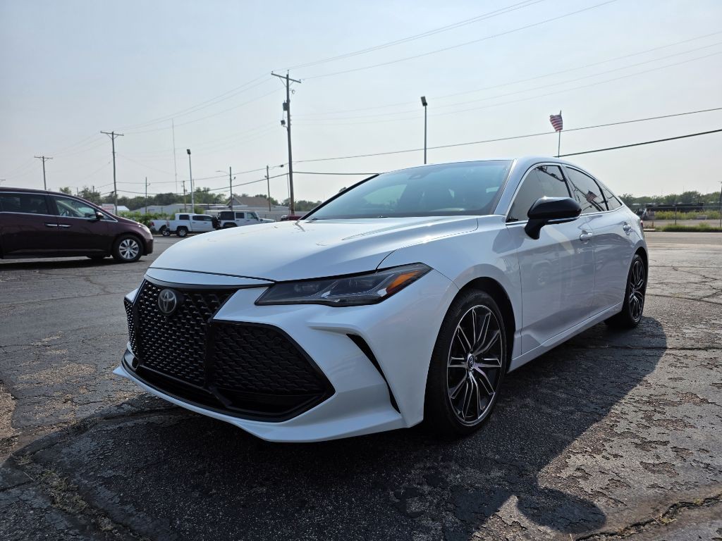 2019 Toyota Avalon Image 4