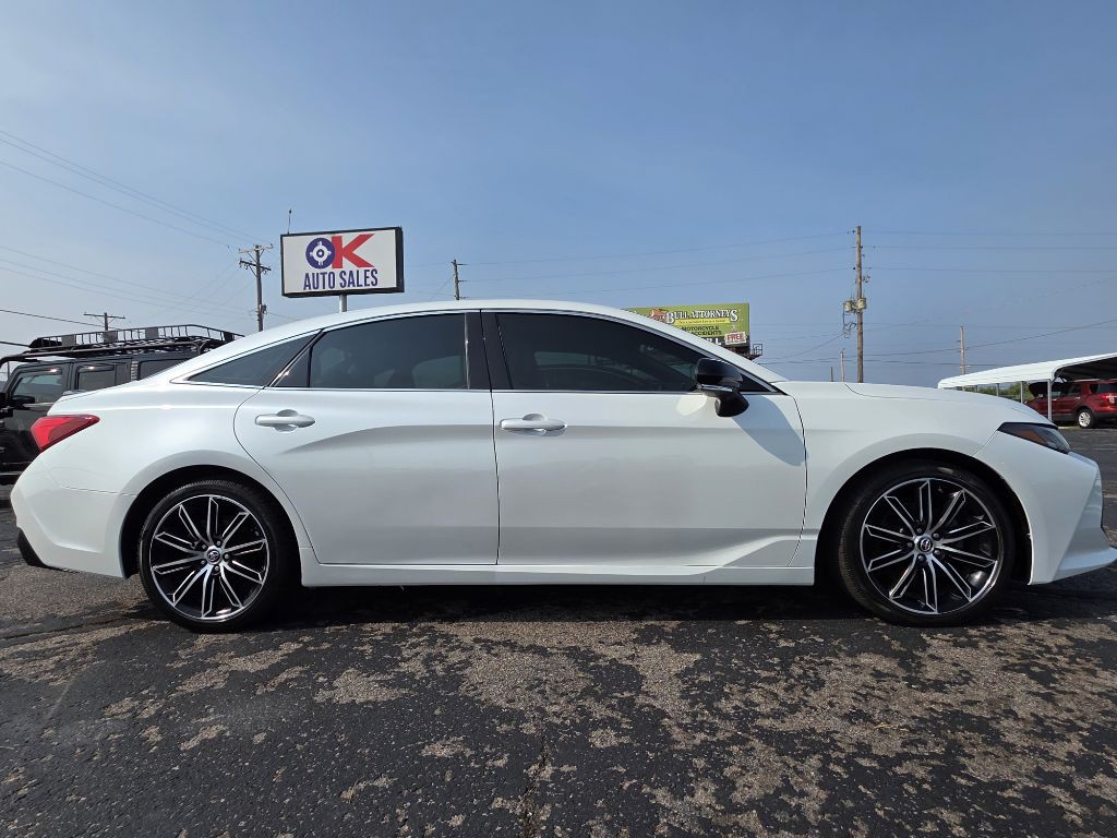 2019 Toyota Avalon Image 8