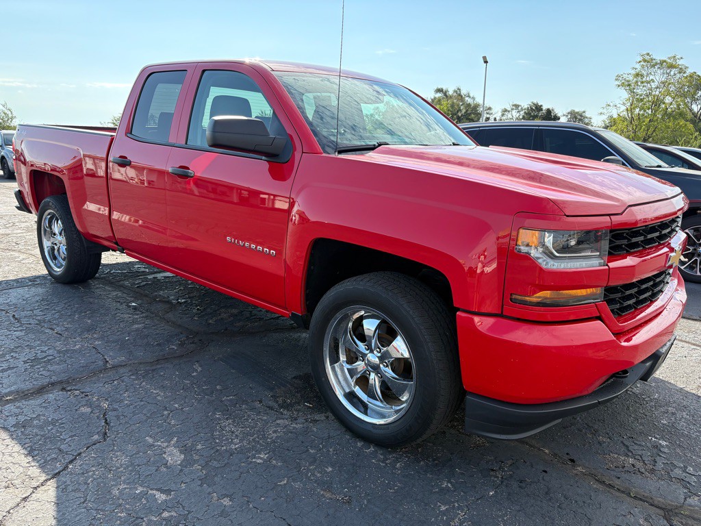 2017 Chevrolet Silverado 1500 Image 1