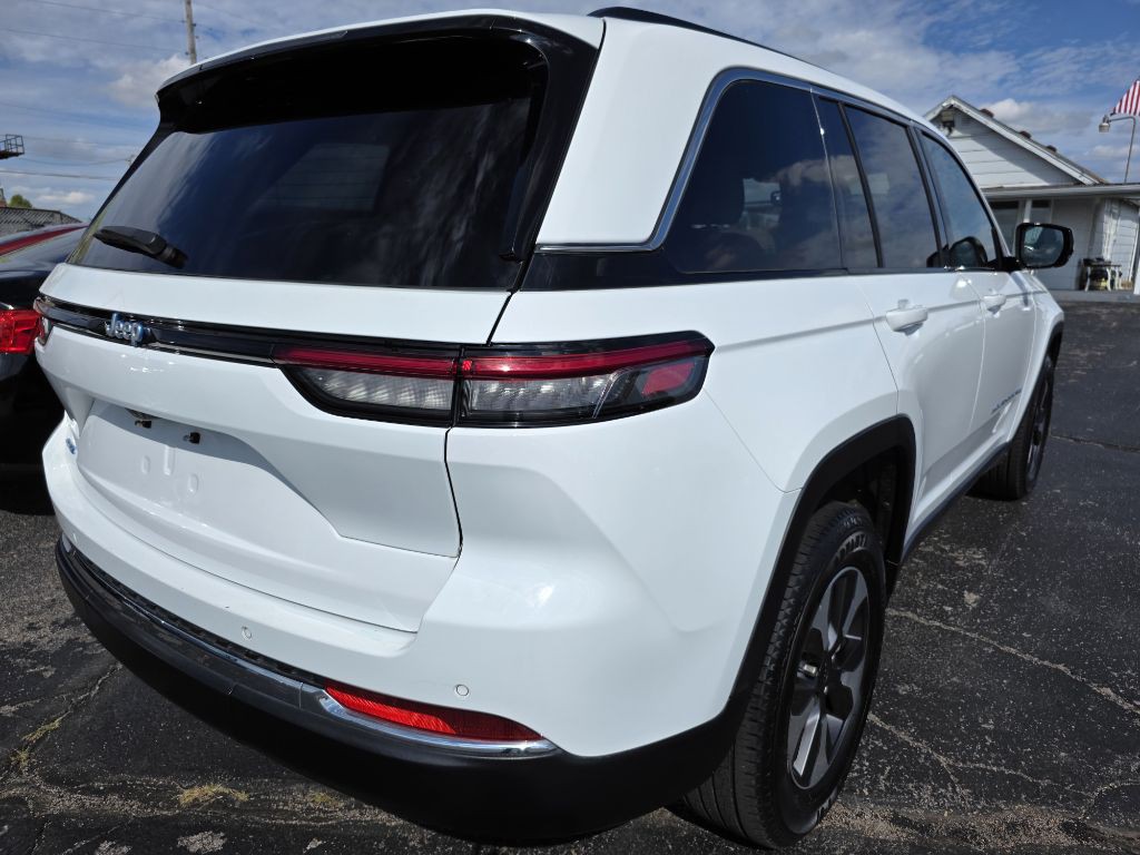 2024 Jeep Grand Cherokee Image 9