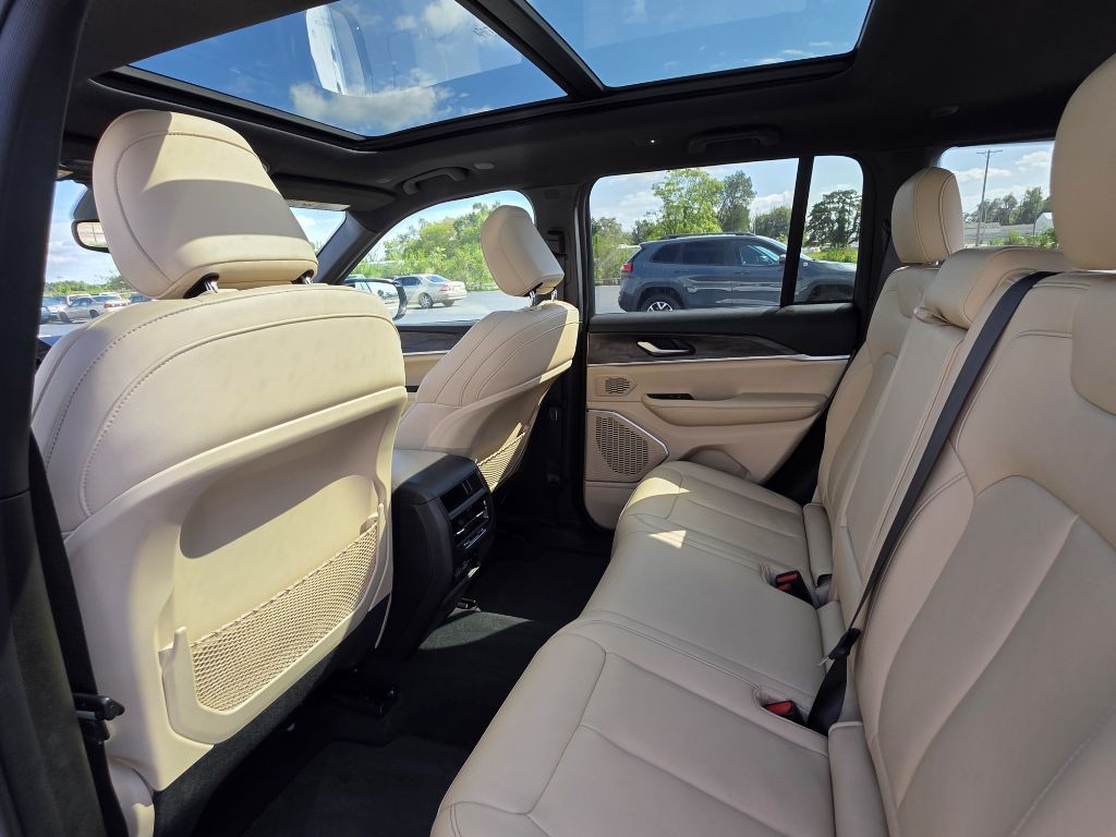 2024 Jeep Grand Cherokee Image 10
