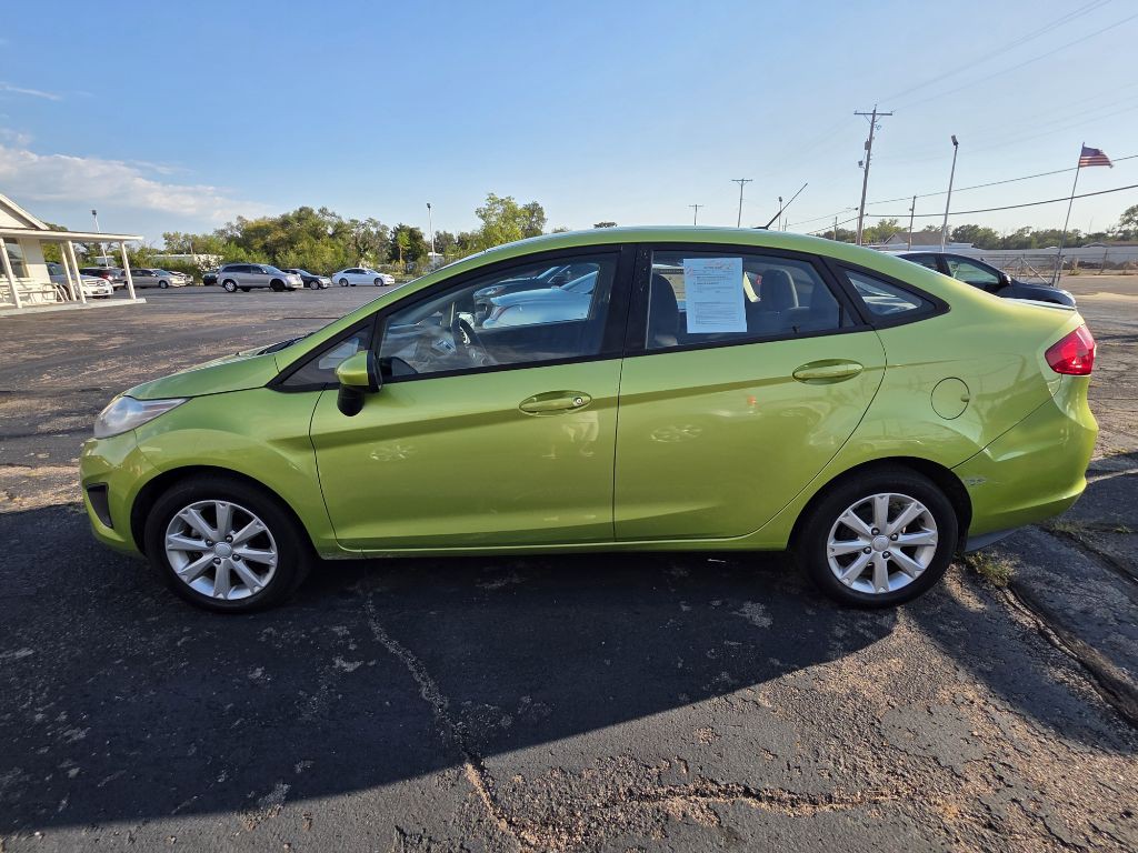 2011 Ford Fiesta Image 3