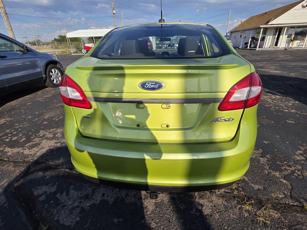 2011 Ford Fiesta Image 5
