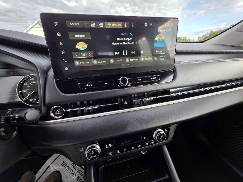 2025 Mitsubishi Outlander Image 18