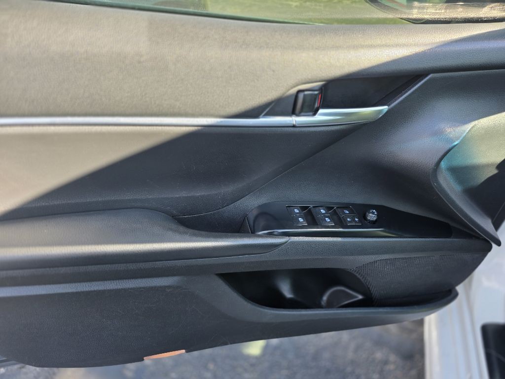 2019 Toyota Camry Image 9