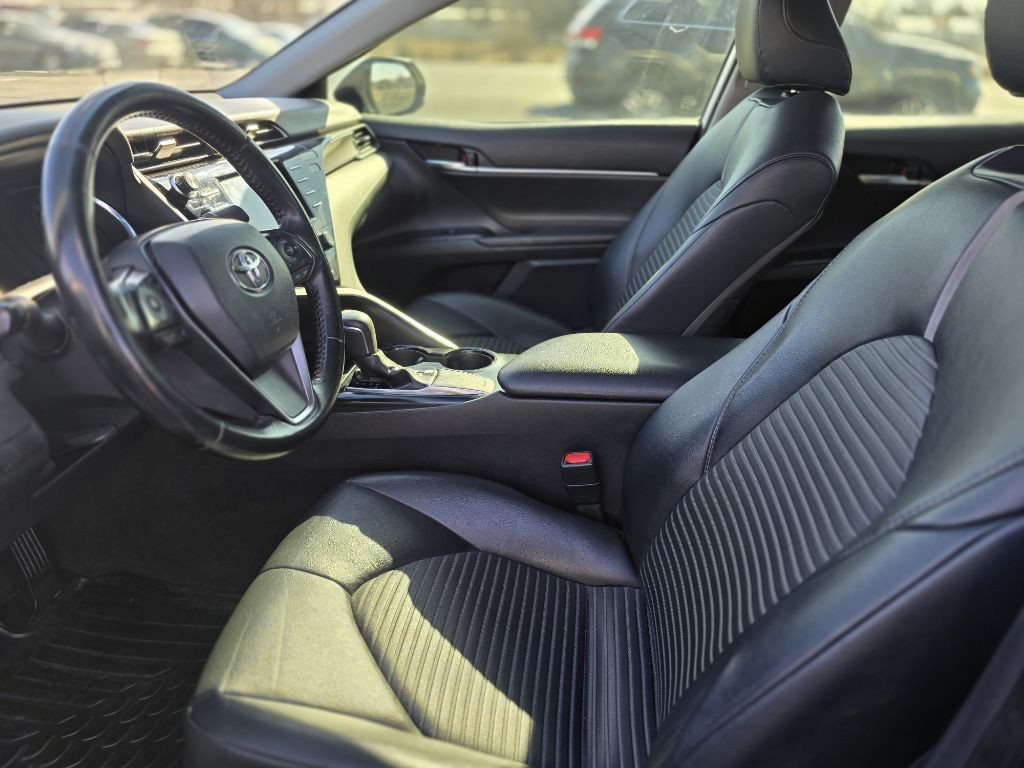 2019 Toyota Camry Image 10