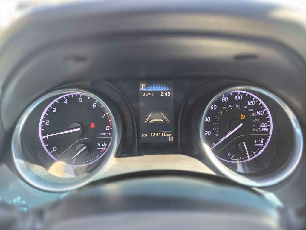 2019 Toyota Camry Image 12