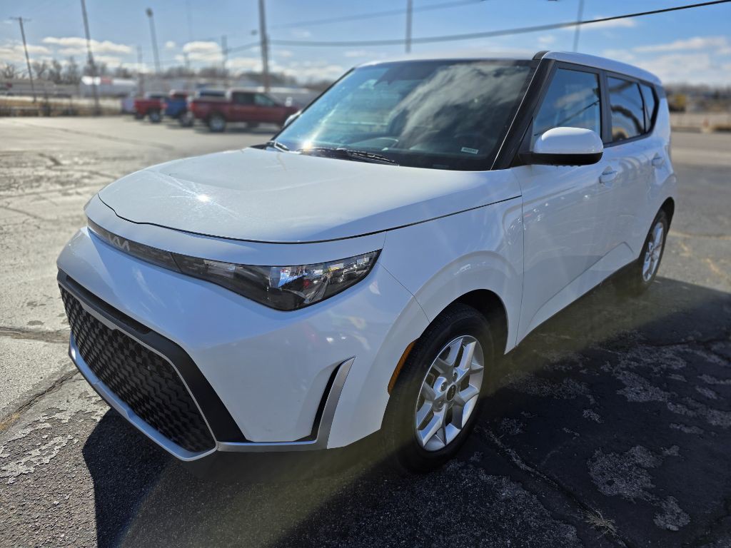 2024 Kia Soul Image 3