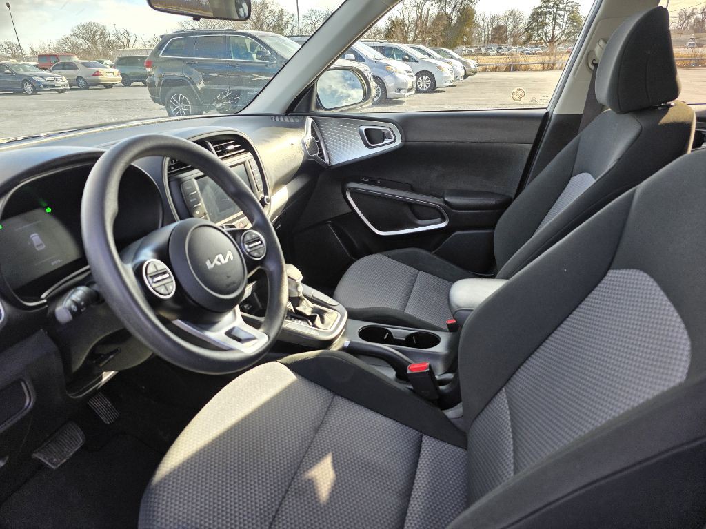 2024 Kia Soul Image 2