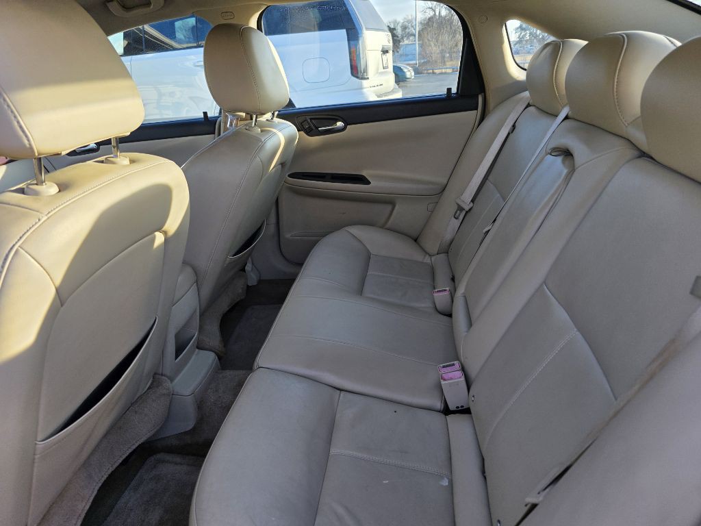 2010 Chevrolet Impala Image 11