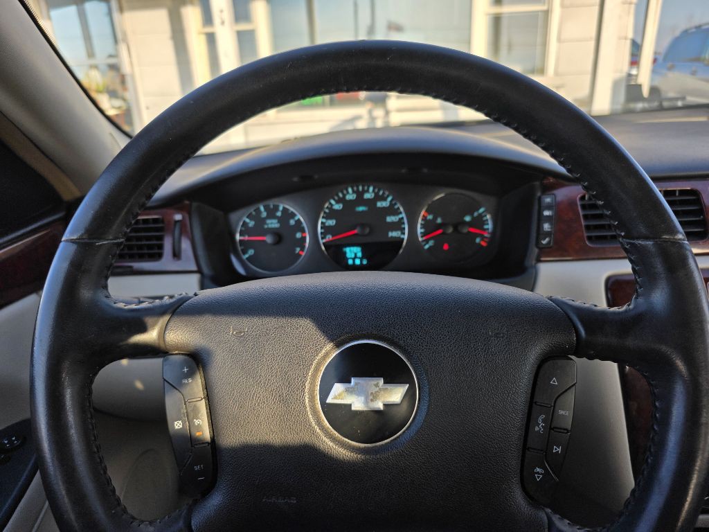 2010 Chevrolet Impala Image 13
