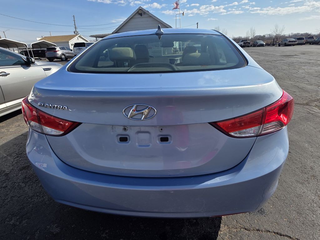 2013 Hyundai Elantra Image 7