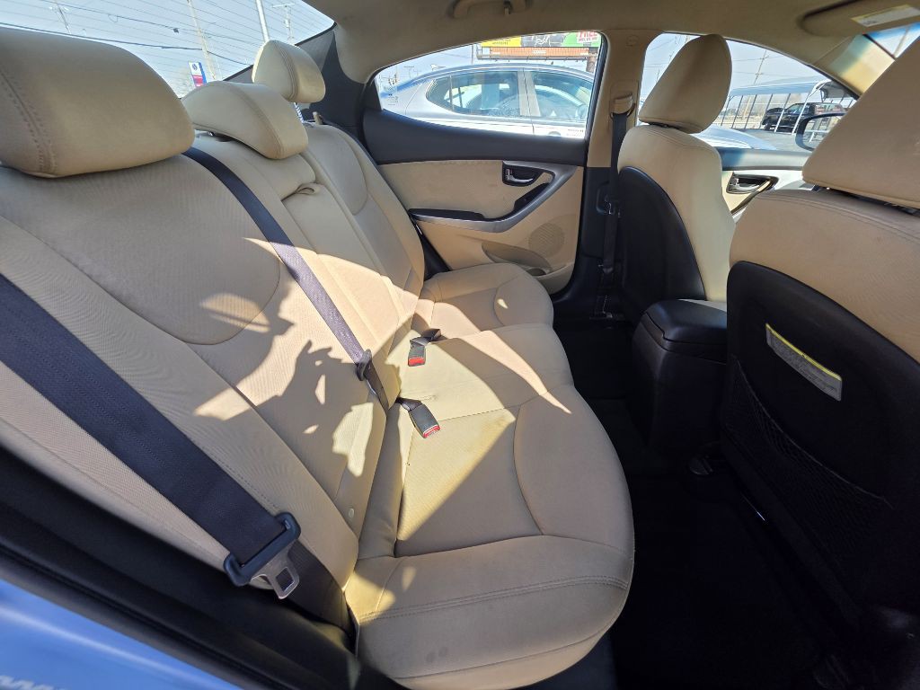 2013 Hyundai Elantra Image 11