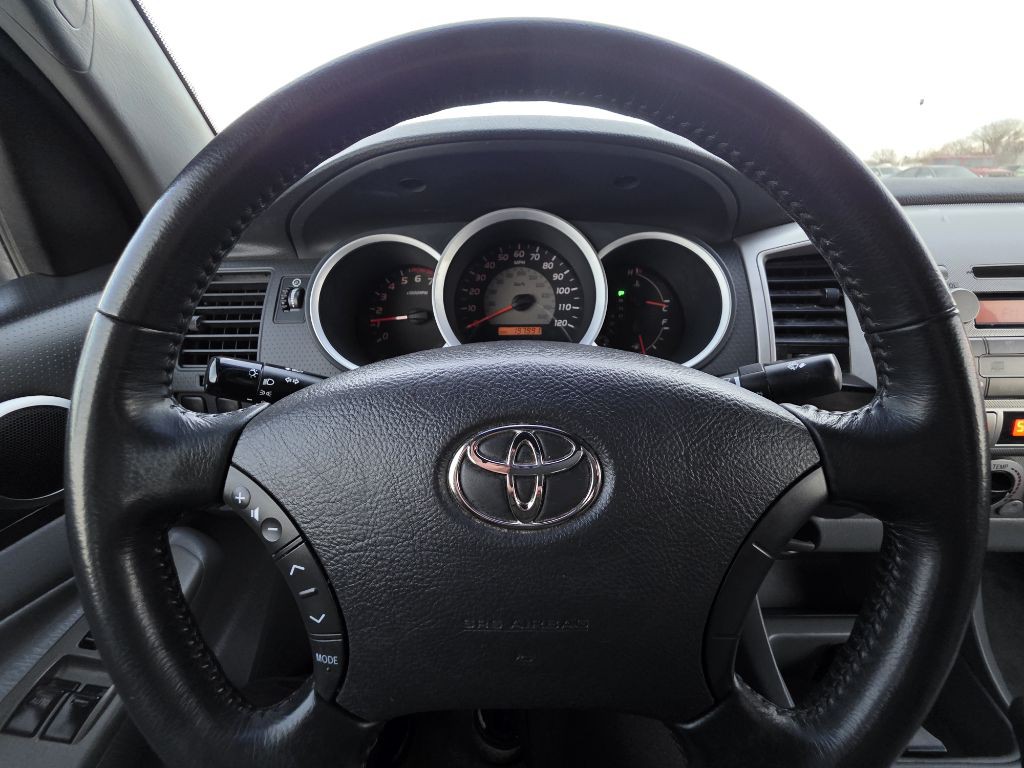 2009 Toyota Tacoma Image 24