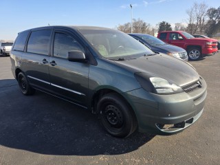 Image for 2004 Toyota Sienna XLE 7 PASSENGER ID: 7211509
