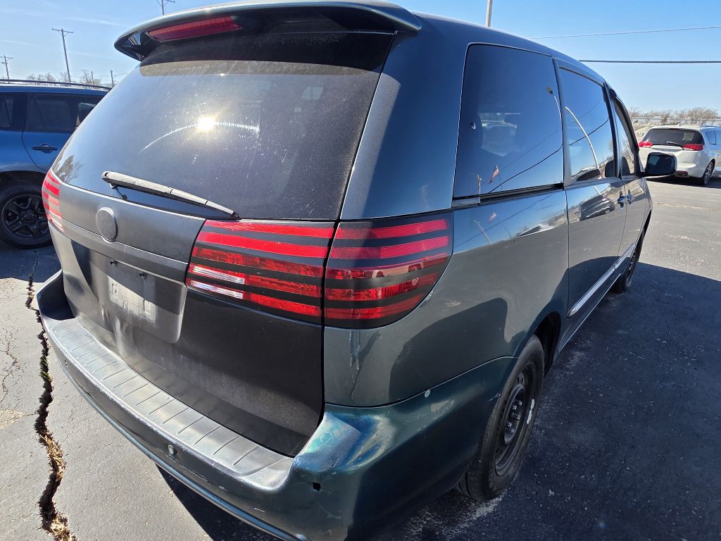 2004 Toyota Sienna Image 2